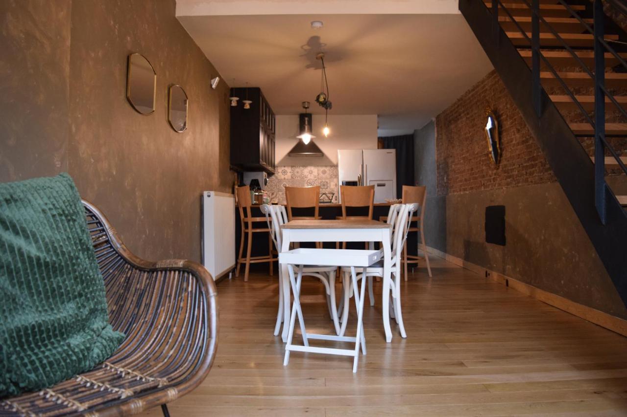 Le Patio Belle Maison En Plein Centre Ville, Avec Grande Terrasse Au Calme Bastogne Luaran gambar